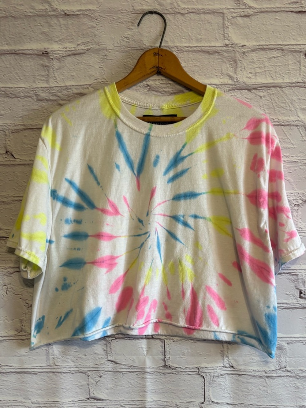 🌿5/$25 Cropped Tie-Dye Tee in White, Blue, Pink & Neon Yellow